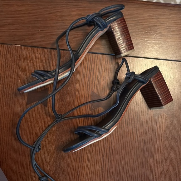 Elf Ophelia Block Heel Wrap Sandals Size 9 - Picture 9 of 12